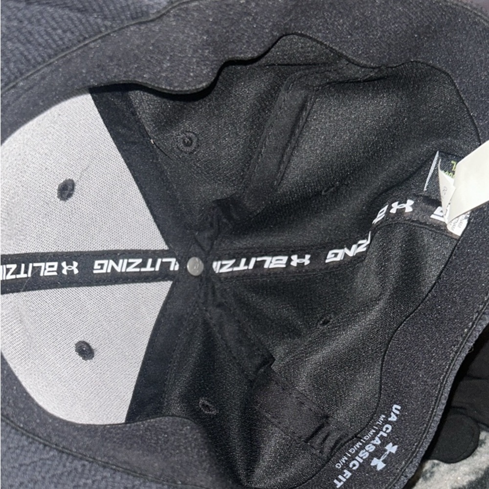 Under armour hat black